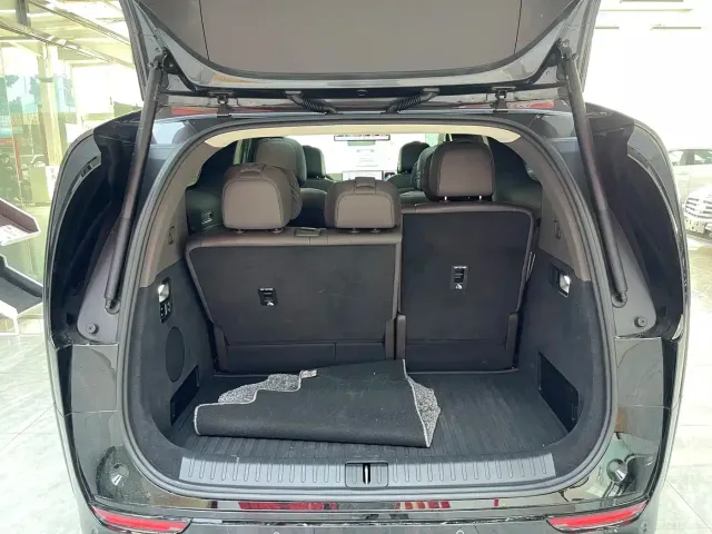 Li Auto Li Auto MEGA 2024 Ultra — Фото автомобиля 24