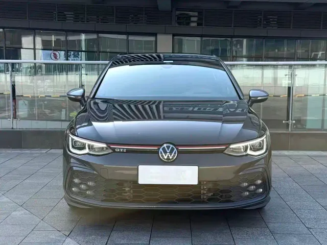 Фотография автомобиля — Volkswagen Golf GTI