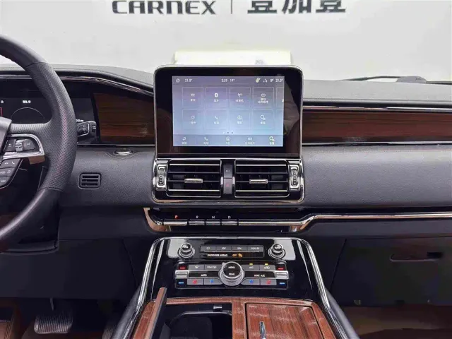 Lincoln Navigator — Фото автомобиля 13