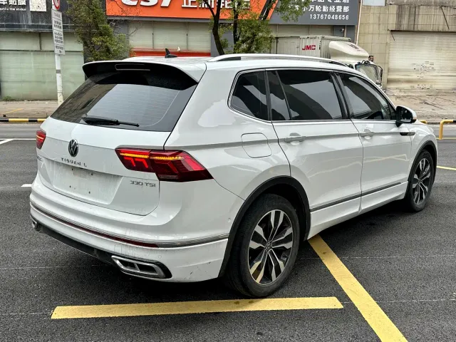 Volkswagen Tiguan L — Фото автомобиля 14