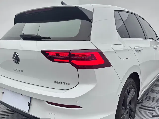 Volkswagen Golf — Фото автомобиля 9