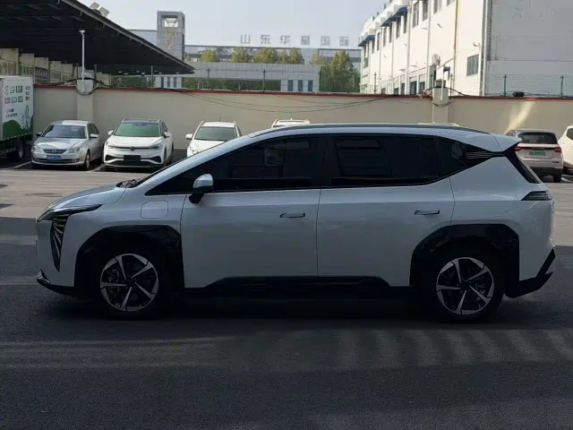 GAC Aion Y — Фото автомобиля 9