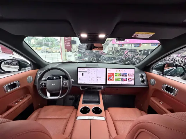Li Auto L8 — Фото автомобиля 17