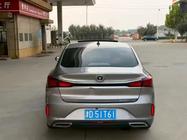 Changan Eado — Фото автомобиля 5