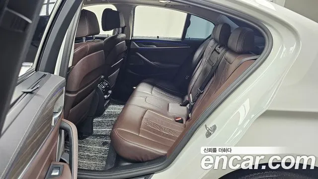 BMW 5-Series 5 серия (G30) — Фото автомобиля 9