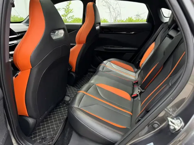 Changan Changan UNI-V 2024 1.5T Deluxe — Фото автомобиля 9