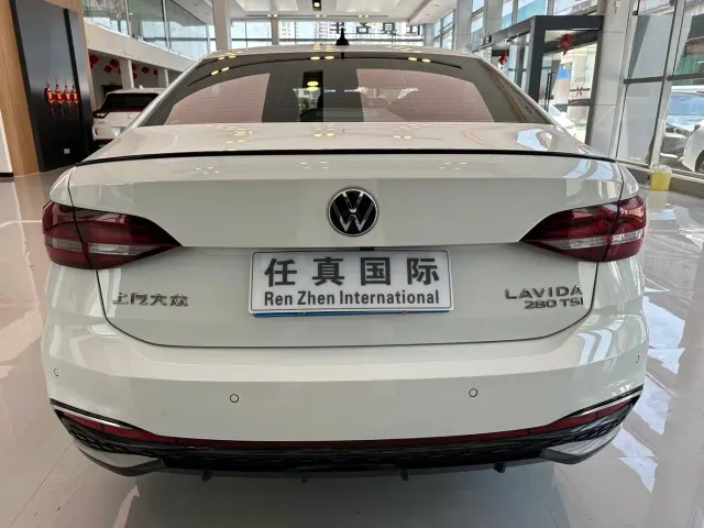 Volkswagen Lavida — Фото автомобиля 8
