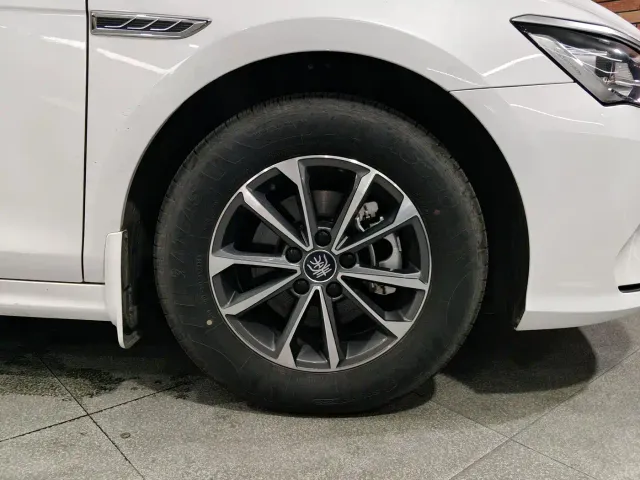 BYD Qin PLUS — Фото автомобиля 17