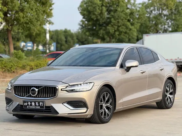 Фотография автомобиля — Volvo S60