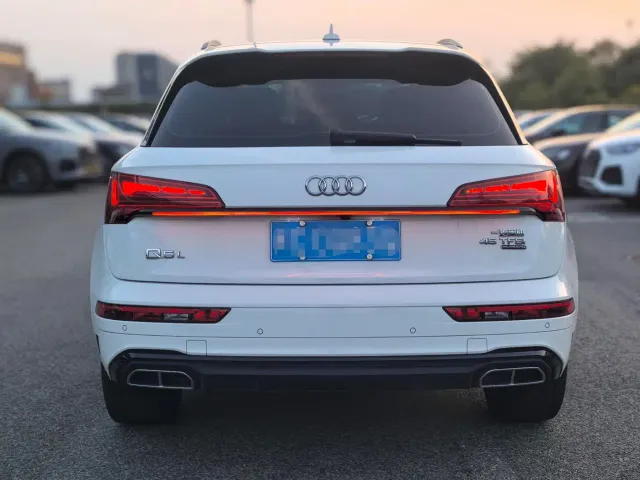 Audi Q5L — Фото автомобиля 6