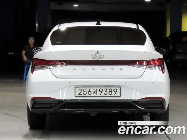 Hyundai AVANTE Avante (CN7) — Фото автомобиля 4
