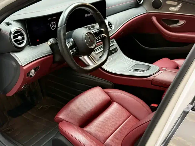 Mercedes-Benz E-Class — Фото автомобиля 4