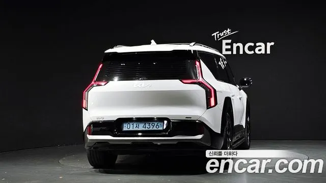 Kia EV9 Long Range 4WD — Фото автомобиля 4