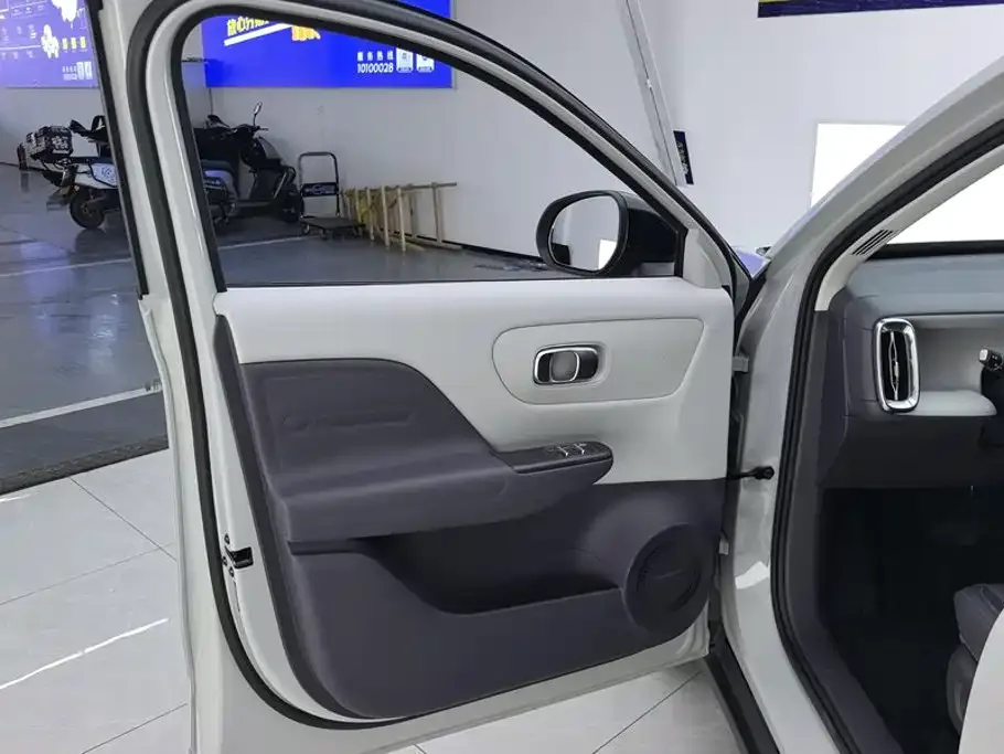 Leapmotor Leapmotor B10 2025 510 Joy Edition — Фото автомобиля 7