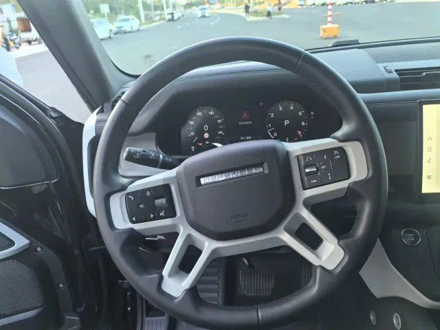 Land Rover Defender — Фото автомобиля 22