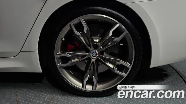 BMW 5 Series G30 — Фото автомобиля 6