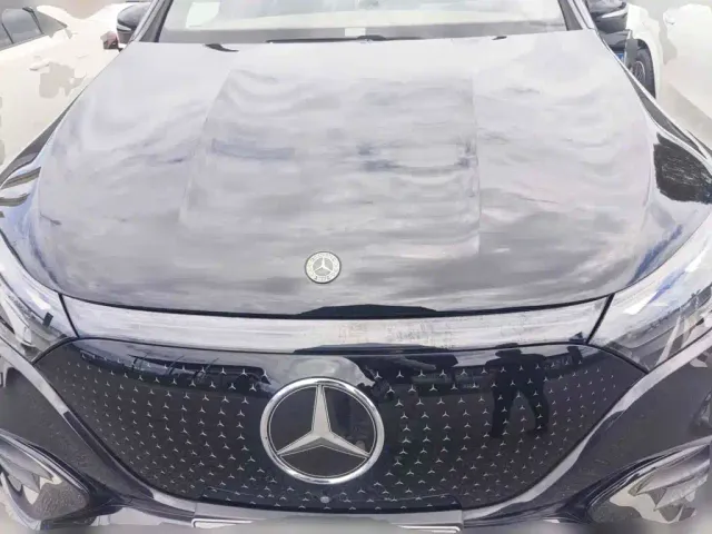 Mercedes-Benz EQE SUV — Фото автомобиля 3