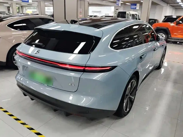 Nio ET5 Touring — Фото автомобиля 6