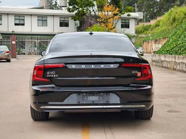 Volvo S90 — Фото автомобиля 6