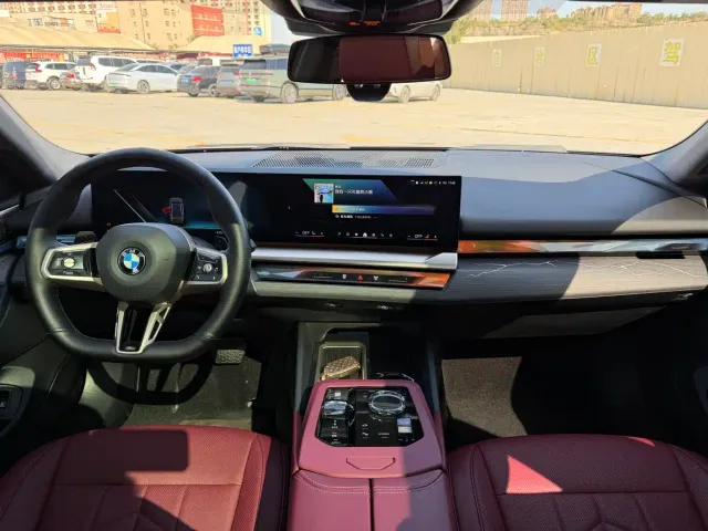 BMW 5 Series — Фото автомобиля 8