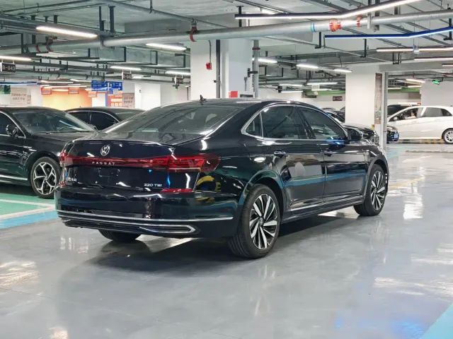 Volkswagen Passat — Фото автомобиля 15