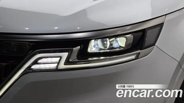 Kia Carnival — Фото автомобиля 7