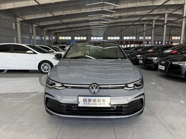 Volkswagen Golf — Фото автомобиля 2