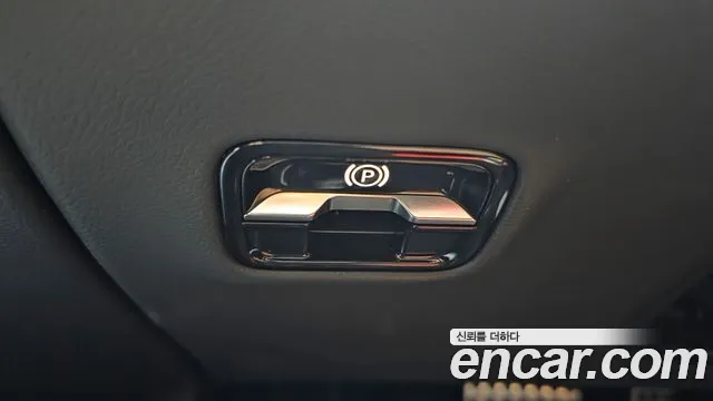 Mercedes-Benz E-Class — Фото автомобиля 26