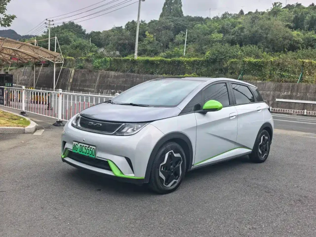 Фотография автомобиля — BYD Dolphin