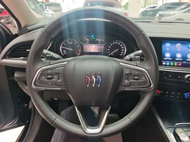 Buick Regal — Фото автомобиля 10