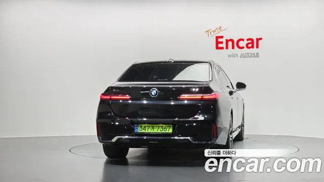 BMW 7 Series G70 — Фото автомобиля 4