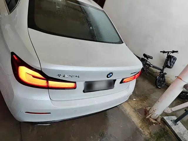 BMW 5 Series — Фото автомобиля 5