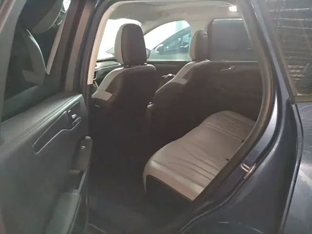 Ford Escape — Фото автомобиля 16