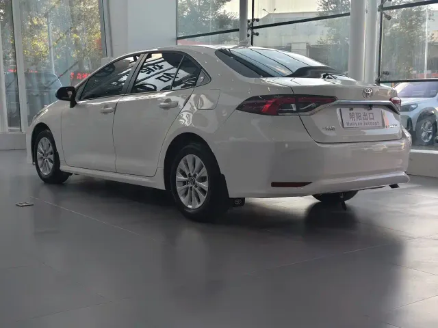 Toyota Corolla — Фото автомобиля 6