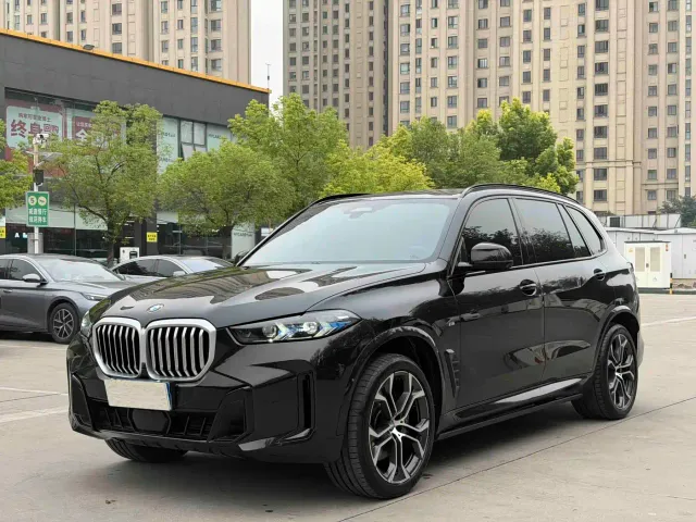 Фотография автомобиля — BMW X5