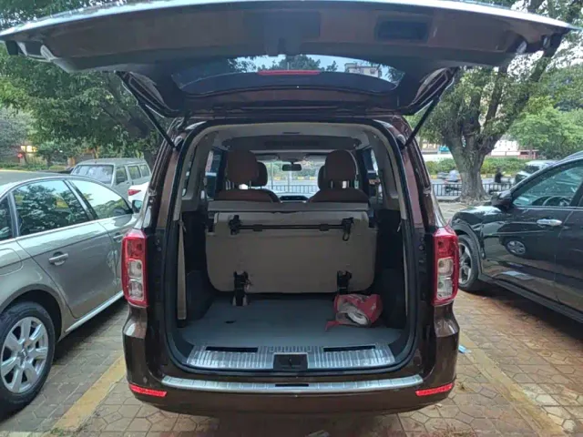 Wuling Hongguang — Фото автомобиля 18