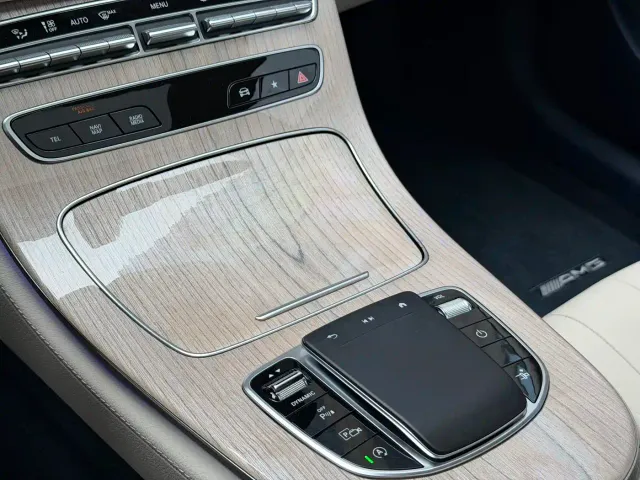 Mercedes-Benz E-Class — Фото автомобиля 14