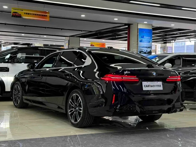 BMW 5 Series — Фото автомобиля 7