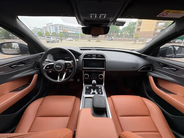 Jaguar XEL — Фото автомобиля 8