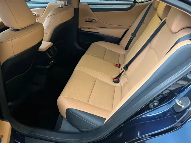 Lexus ES — Фото автомобиля 10