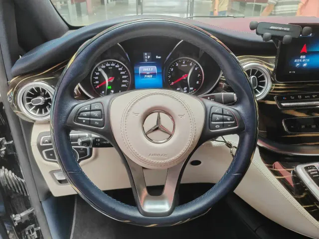 Mercedes-Benz V-Class — Фото автомобиля 10