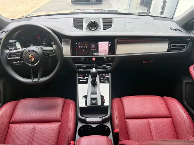 Porsche Macan — Фото автомобиля 13