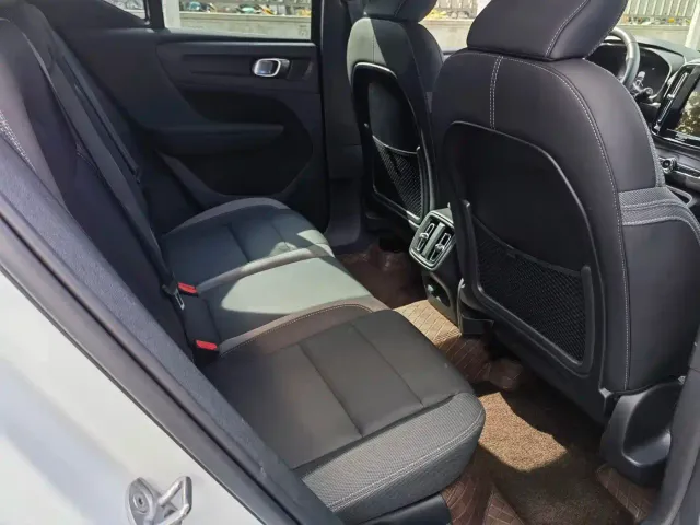 Volvo XC40 — Фото автомобиля 16