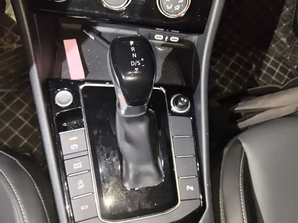 Volkswagen Sagitar 2026 Model 30 Million Special Selection 300TSI DSG Surpass Edition — Фото автомобиля 10