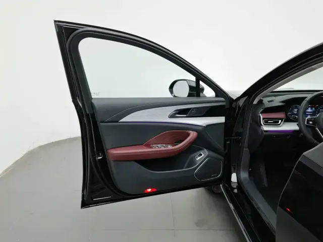 Hongqi H5 — Фото автомобиля 8