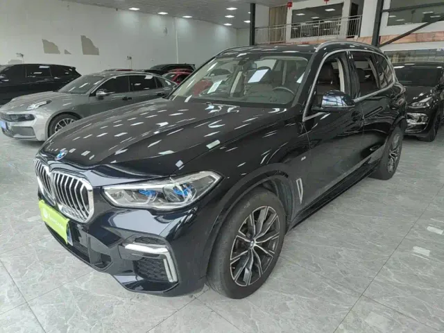 Фотография автомобиля — BMW X5