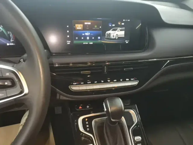 GAC Trumpchi M6 — Фото автомобиля 12