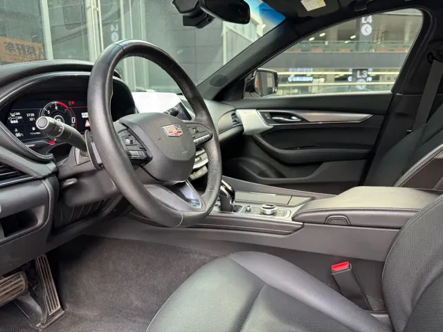 Cadillac CT5 — Фото автомобиля 4