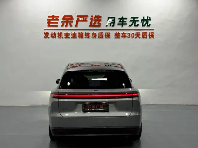 Li Auto i8 — Фото автомобиля 7