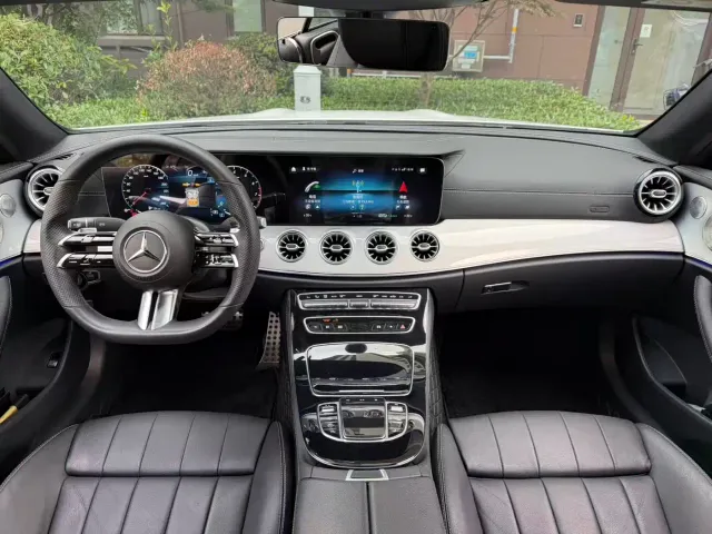 Mercedes-Benz E-Class — Фото автомобиля 4